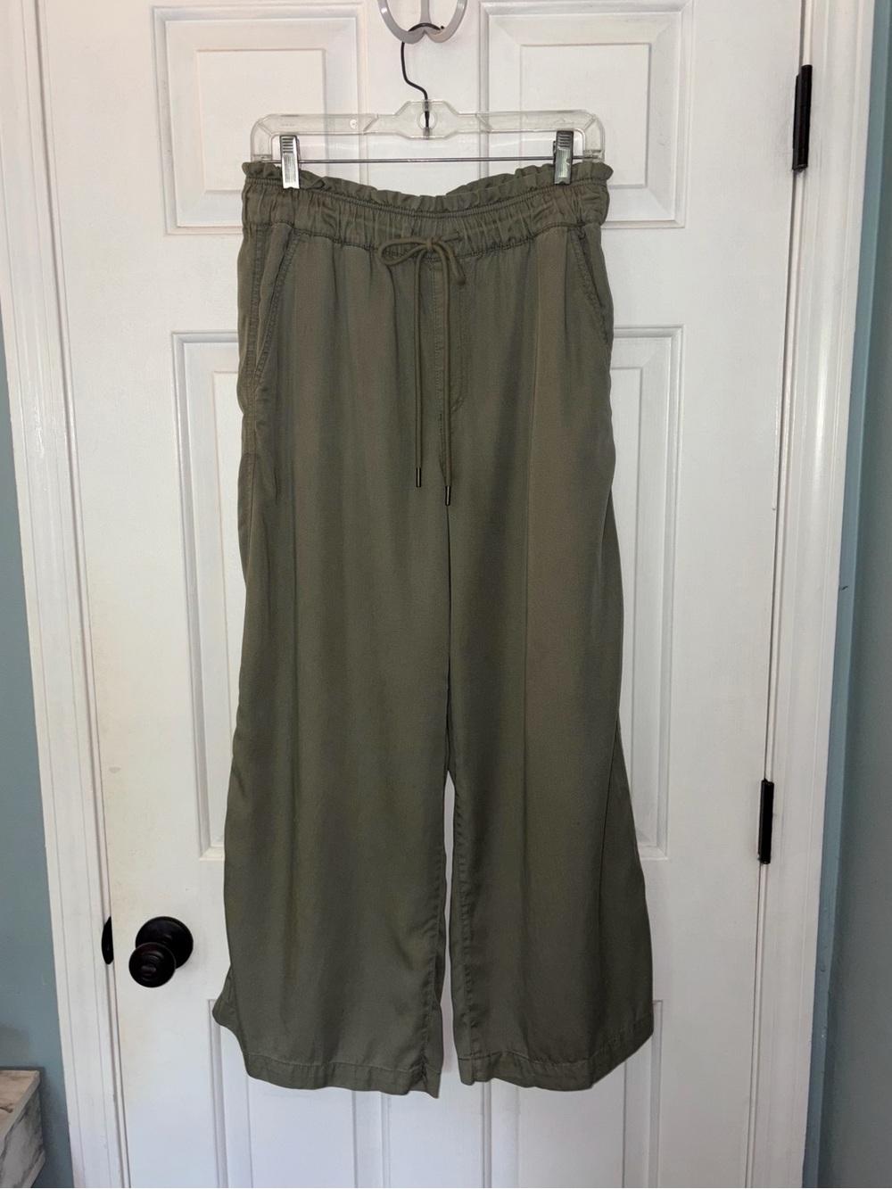 Loft Olive Wide Leg Drawstring Waist Crop Pants W/ Pockets